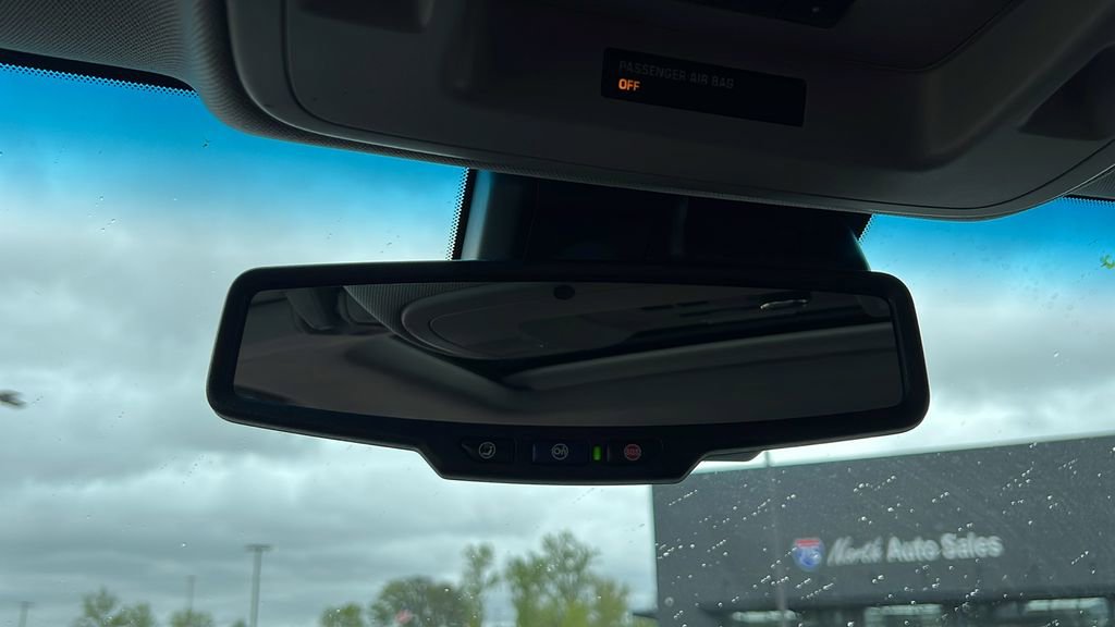 Used 2020 Chevrolet Suburban LT image 21