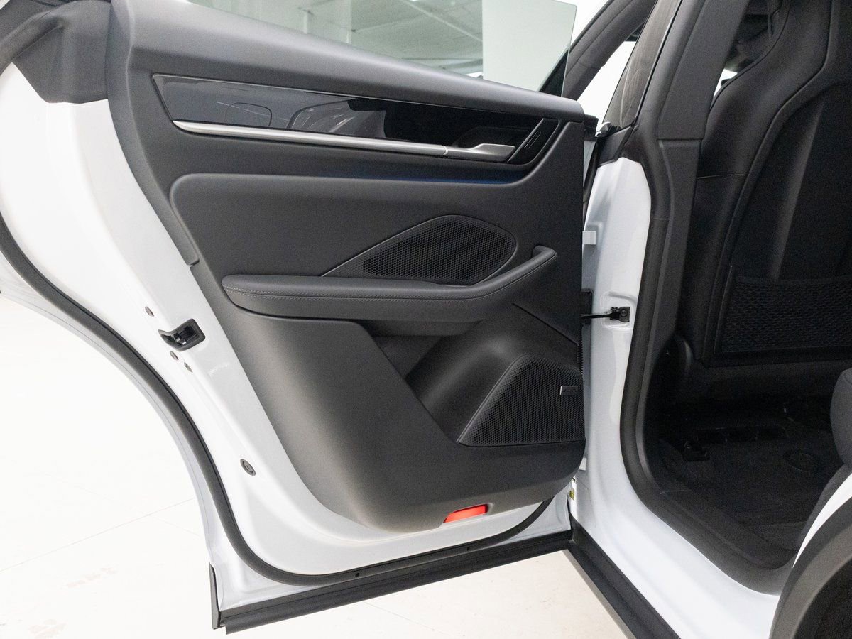 New 2025 Porsche Macan 4S Electric image 19