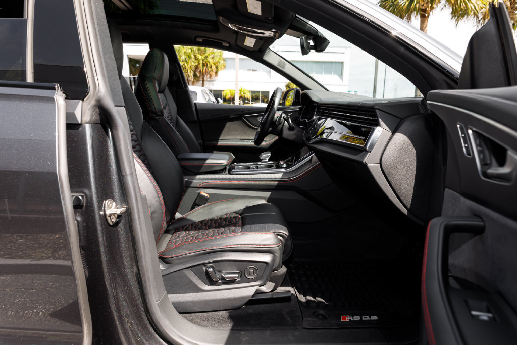 Used 2023 Audi RS Q8 AWD/4WD image 45