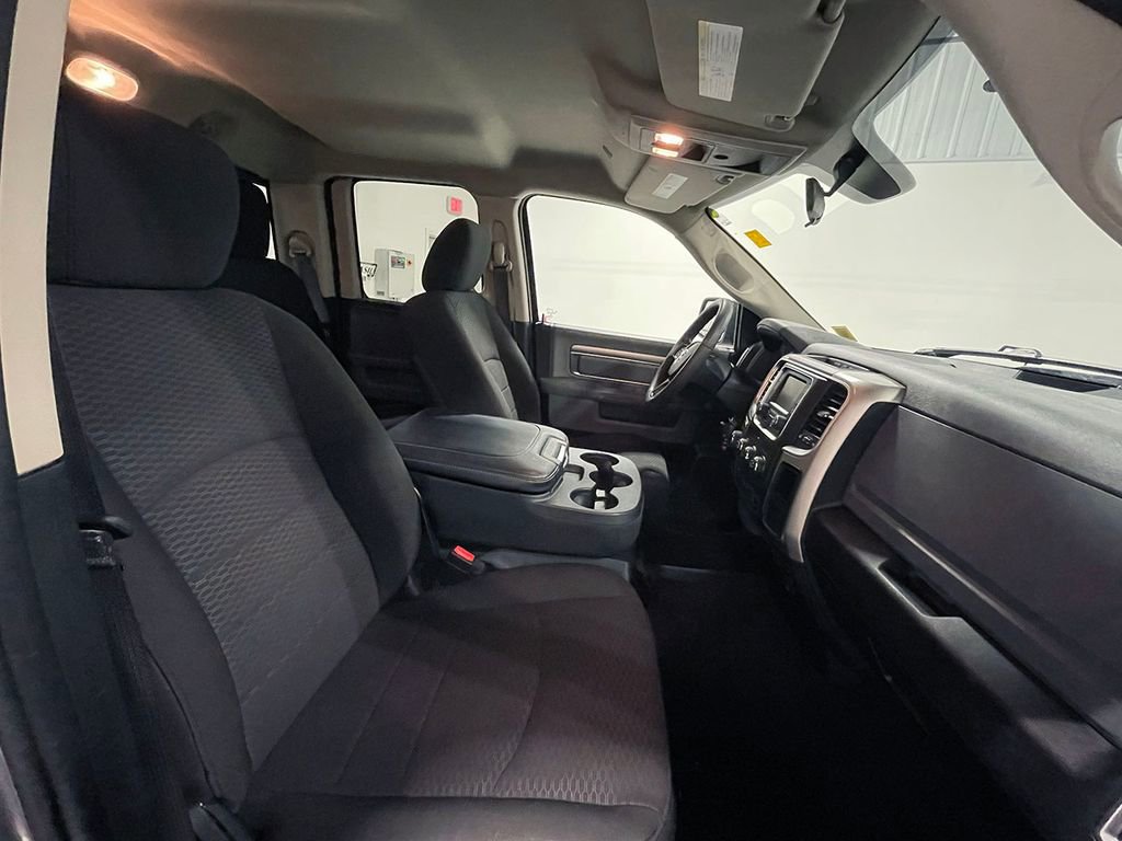 Used 2019 RAM 1500 Classic Warlock AWD/4WD image 26