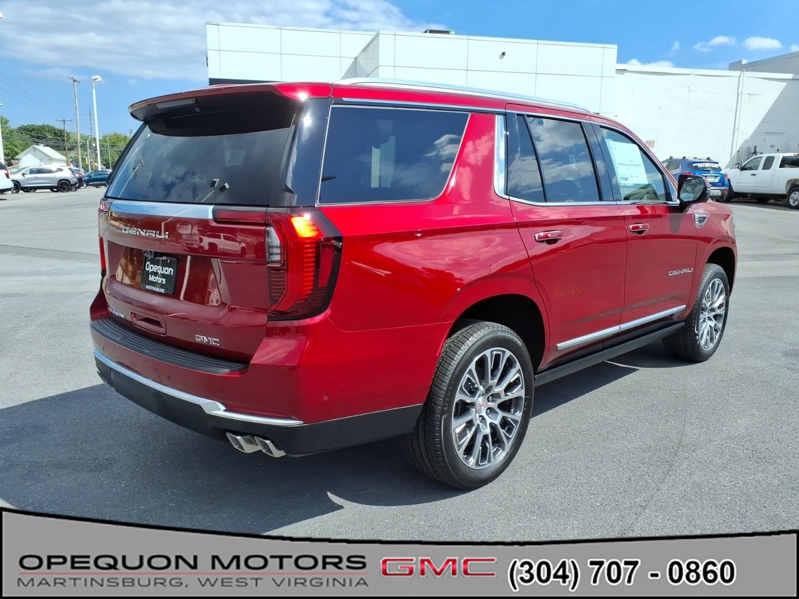 New 2026 GMC Yukon Denali w/ Denali Reserve Package AWD/4WD image 4