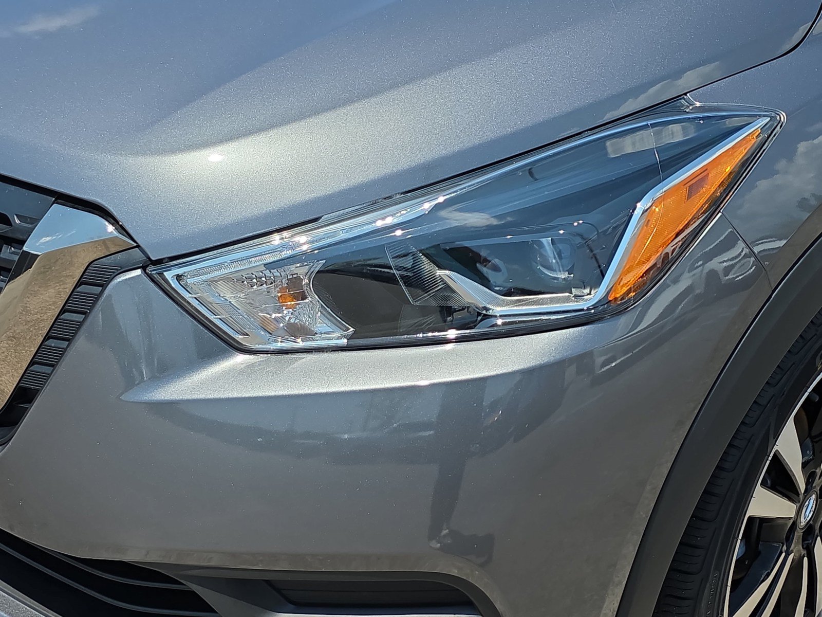 Used 2020 Nissan Kicks SR w/ SR Premium Package FWD image 27