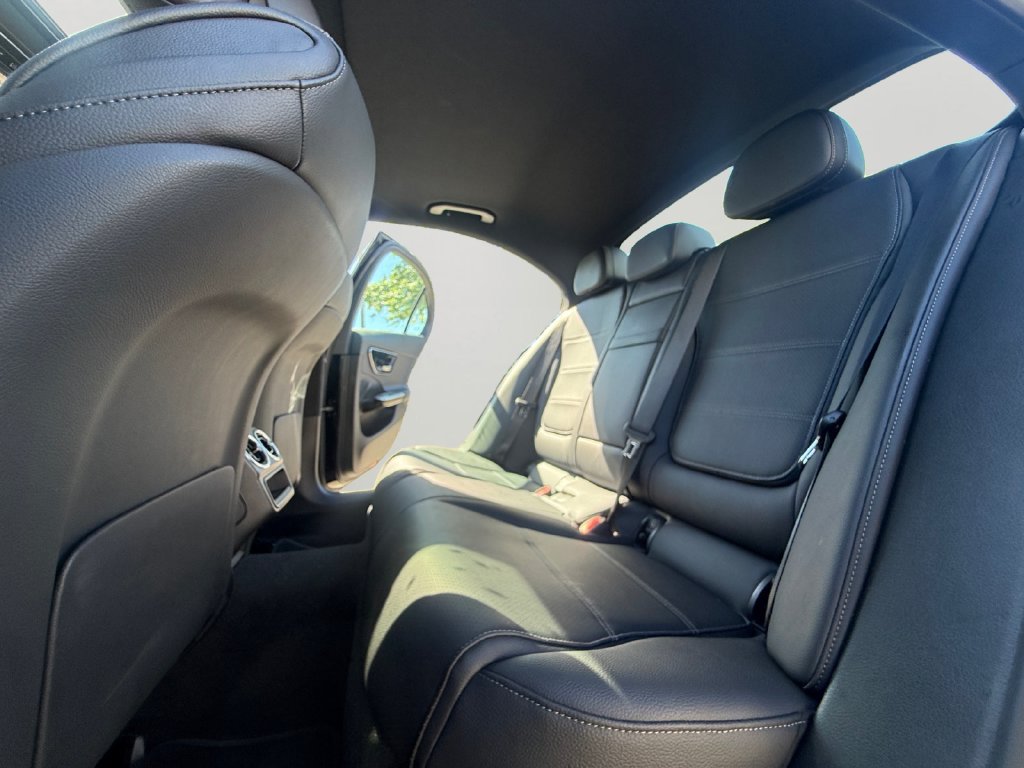 Used 2025 Mercedes-Benz C 300 4MATIC Sedan image 25