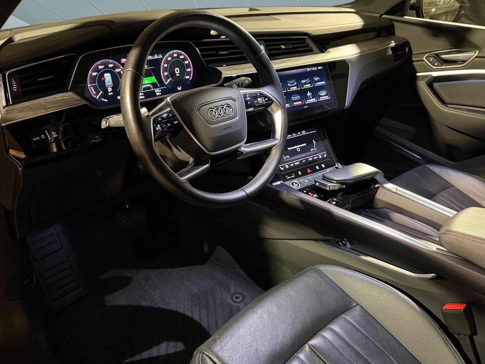 Certified 2023 Audi e-tron Premium Plus w/ Premium Plus Package AWD/4WD image 4