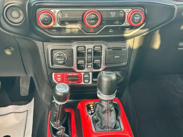 Used 2023 Jeep Gladiator Rubicon w/ LED Lighting Group AWD/4WD image 14