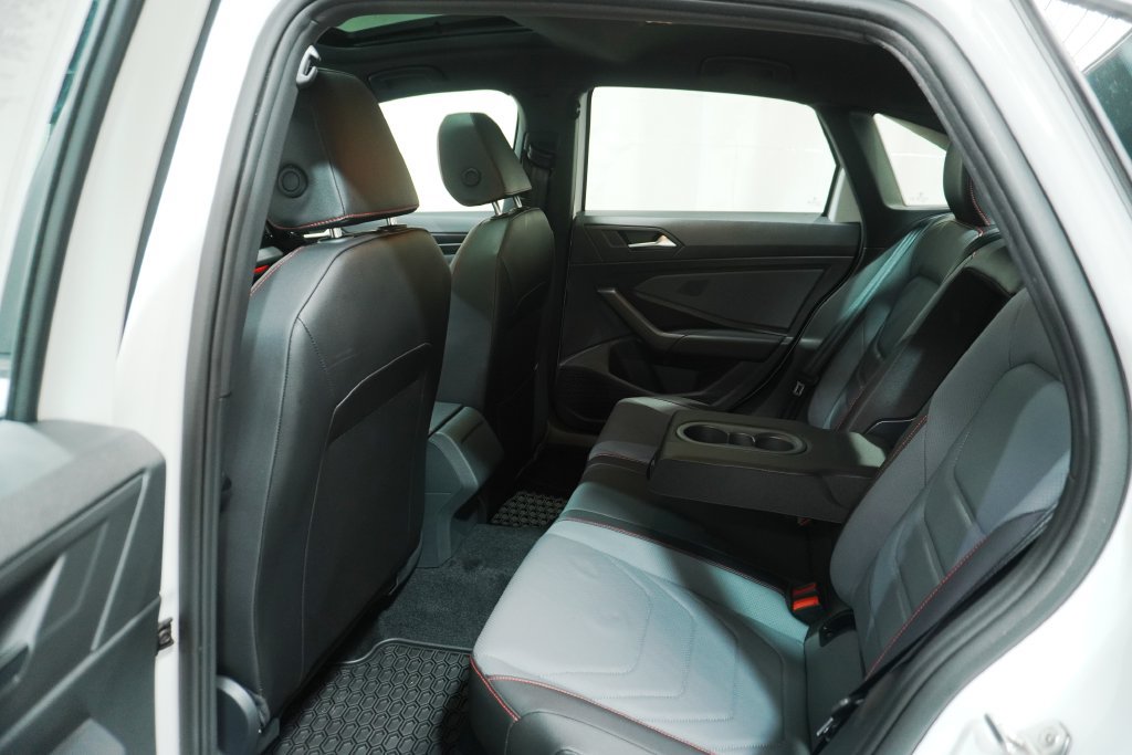 Used 2025 Volkswagen Jetta GLI Autobahn FWD image 10