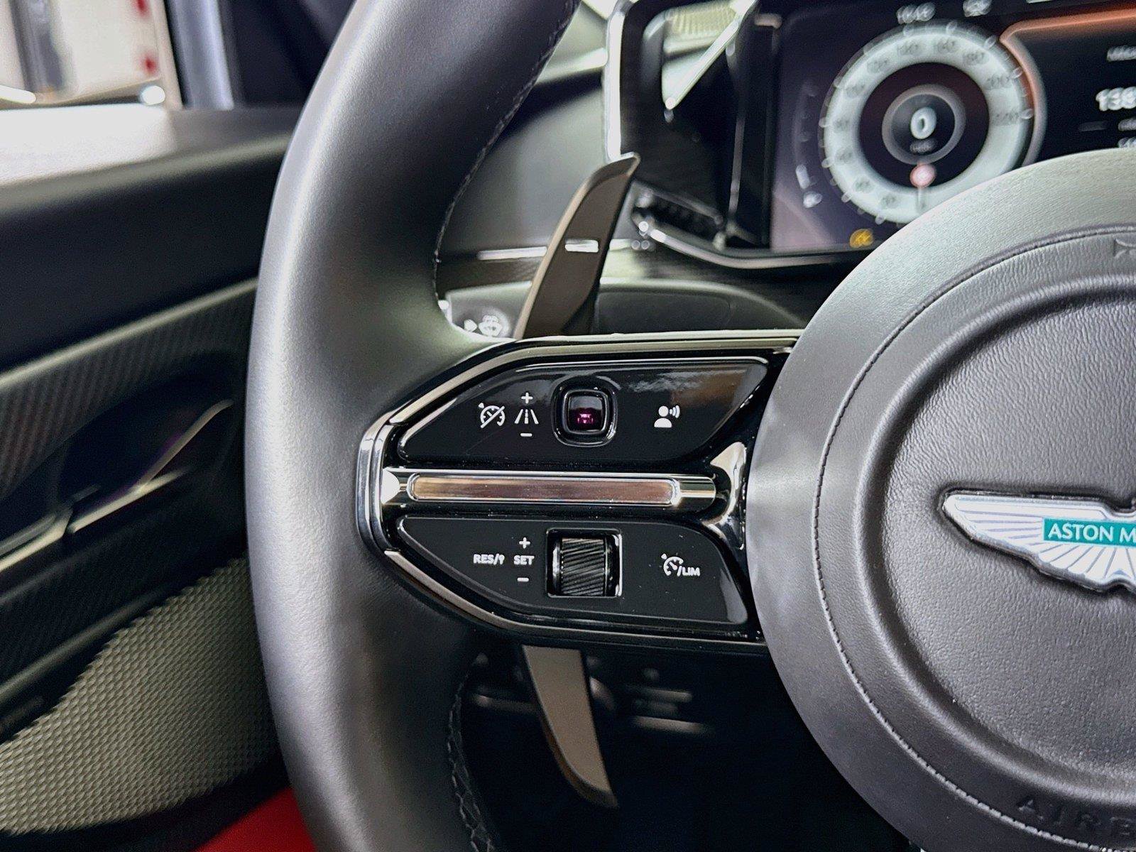 Used 2025 Aston Martin Vanquish RWD image 22