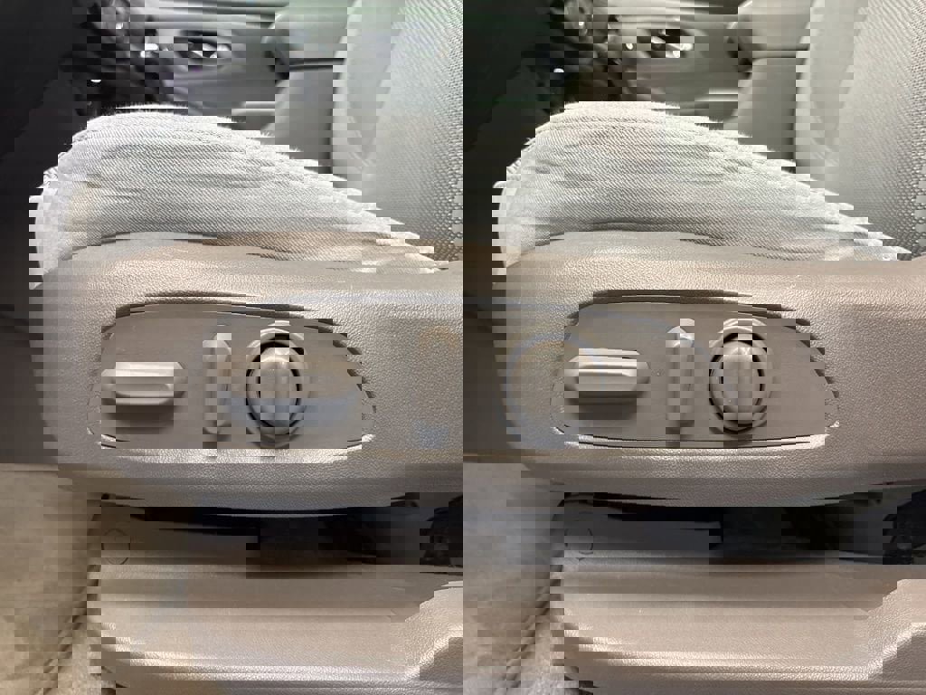 Used 2018 Chevrolet Traverse LT image 29