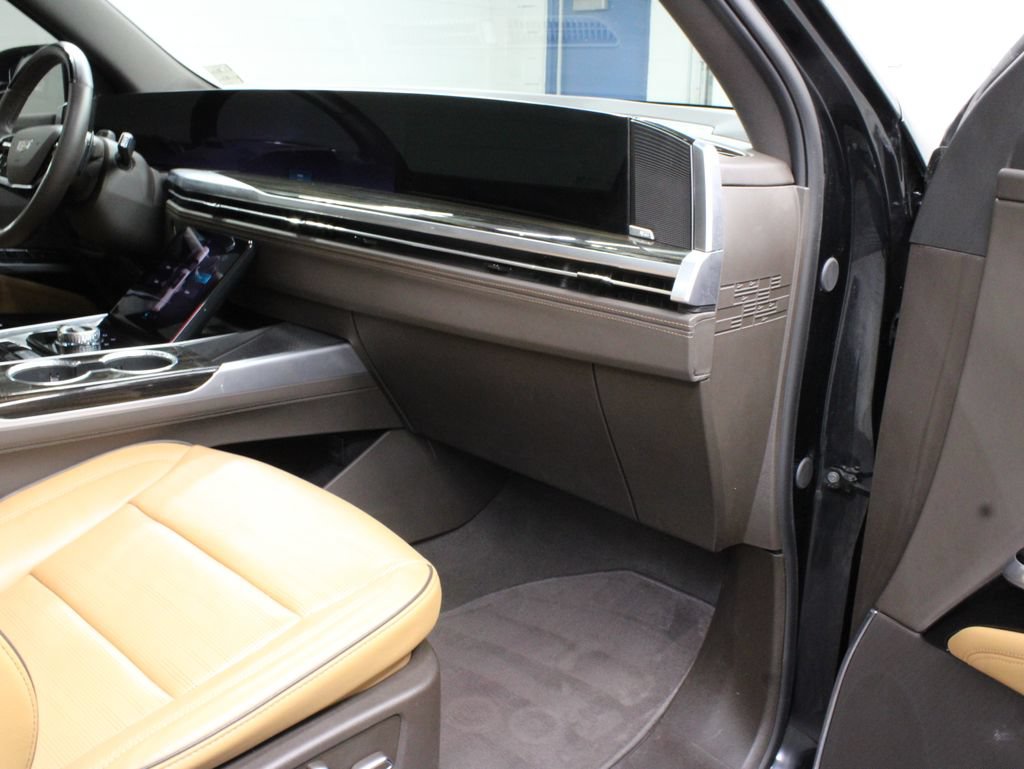 Used 2025 Cadillac Escalade Premium Luxury w/ Touring Package AWD/4WD image 42