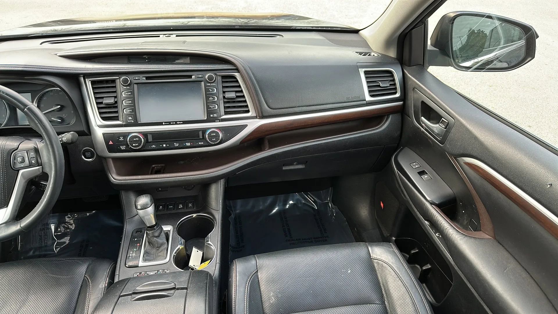 Used 2016 Toyota Highlander Limited image 29