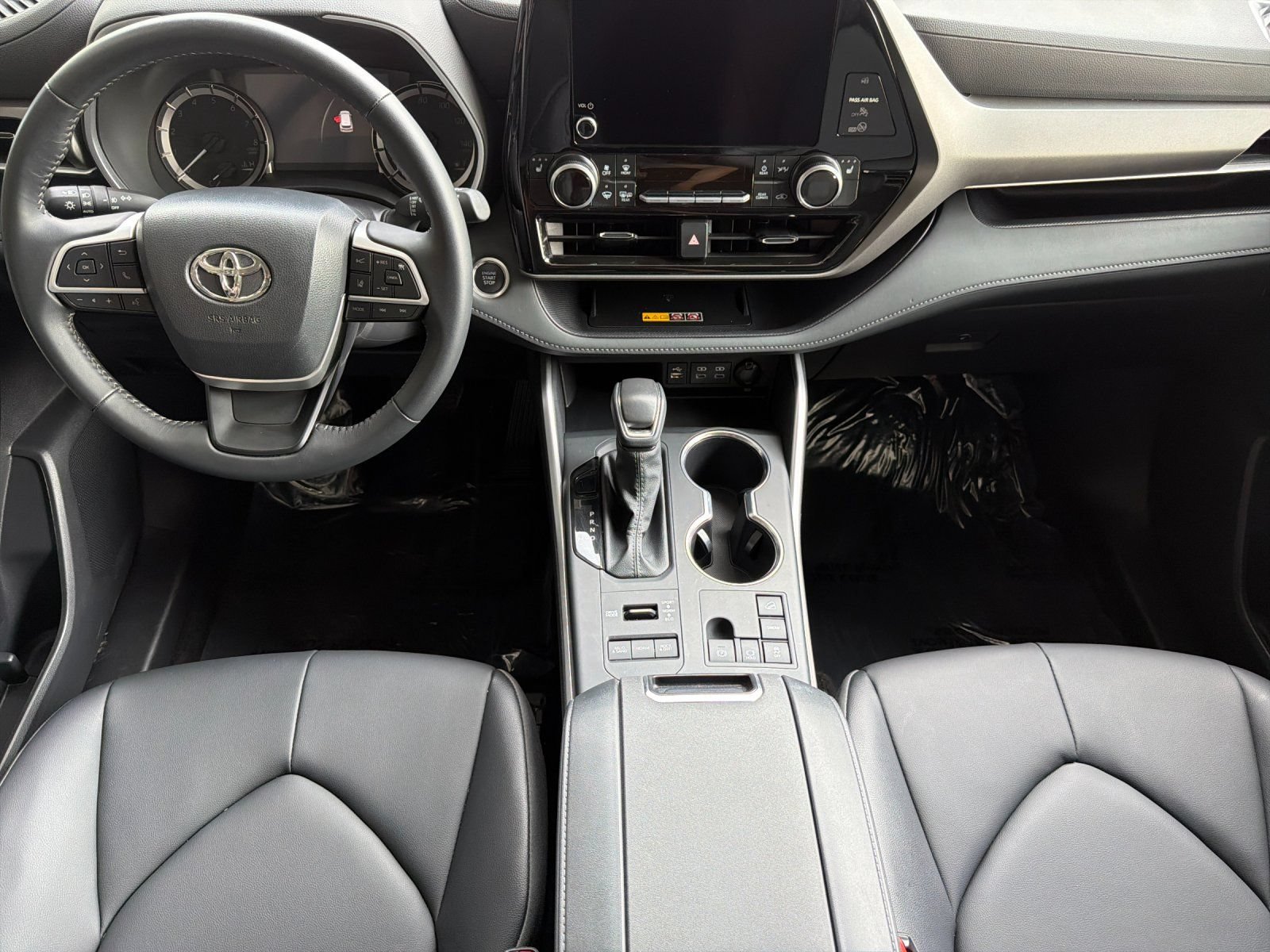 Used 2026 Toyota Highlander XLE AWD/4WD image 12