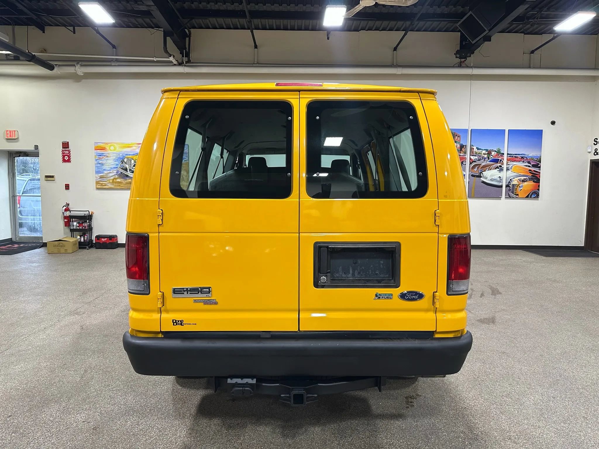 Used 2011 Ford E-150 and Econoline 150 Wagon RWD image 9