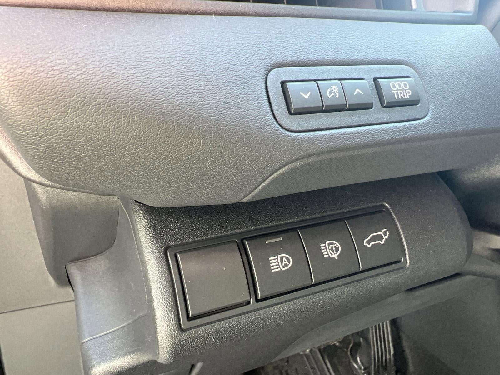 Used 2026 Toyota bZ AWD/4WD image 17