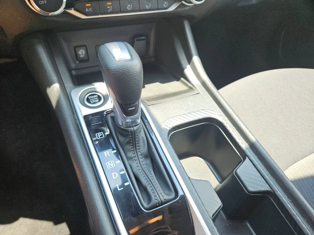 Used 2025 Nissan Sentra SV FWD image 29