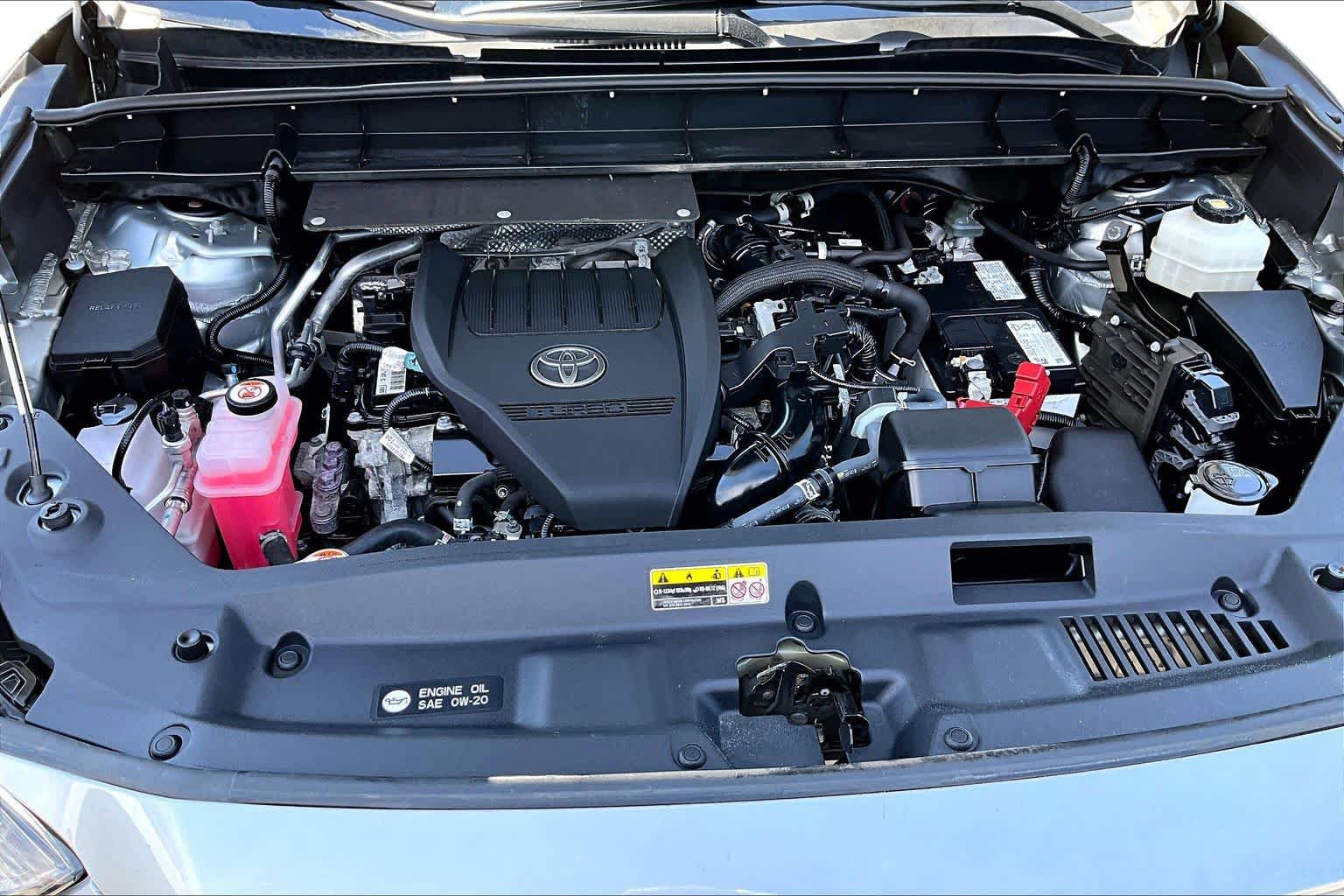 Used 2023 Toyota Highlander XLE AWD/4WD image 32