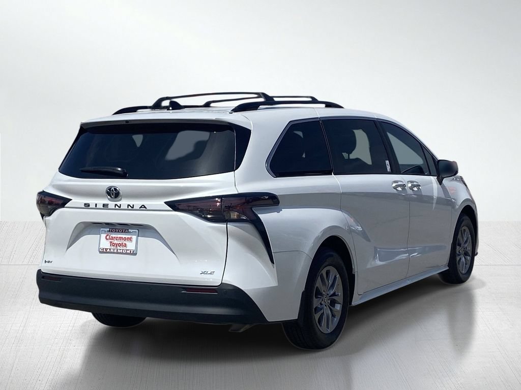 Certified 2026 Toyota Sienna XLE FWD image 10