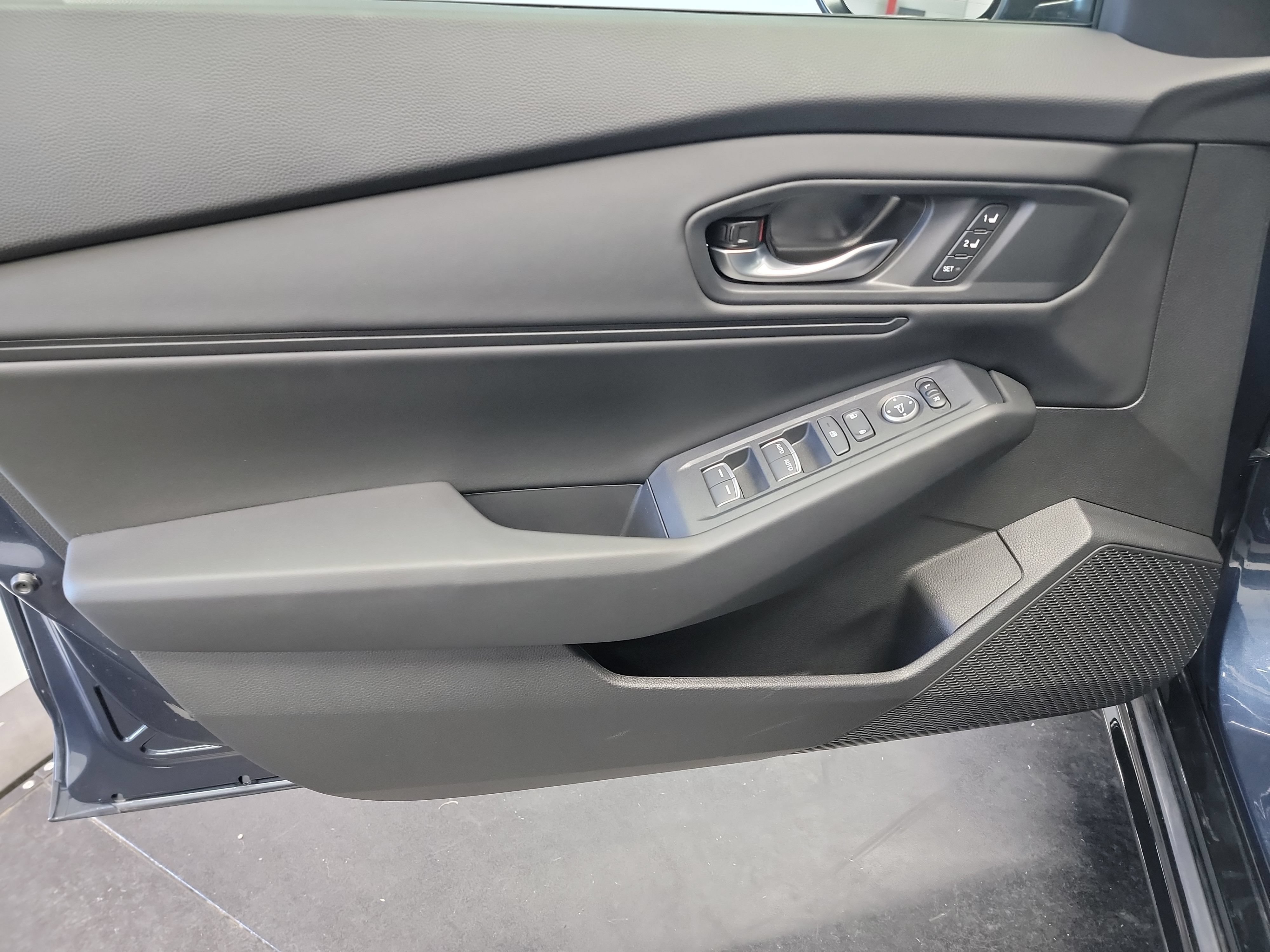 Used 2025 Honda Accord EX-L image 13