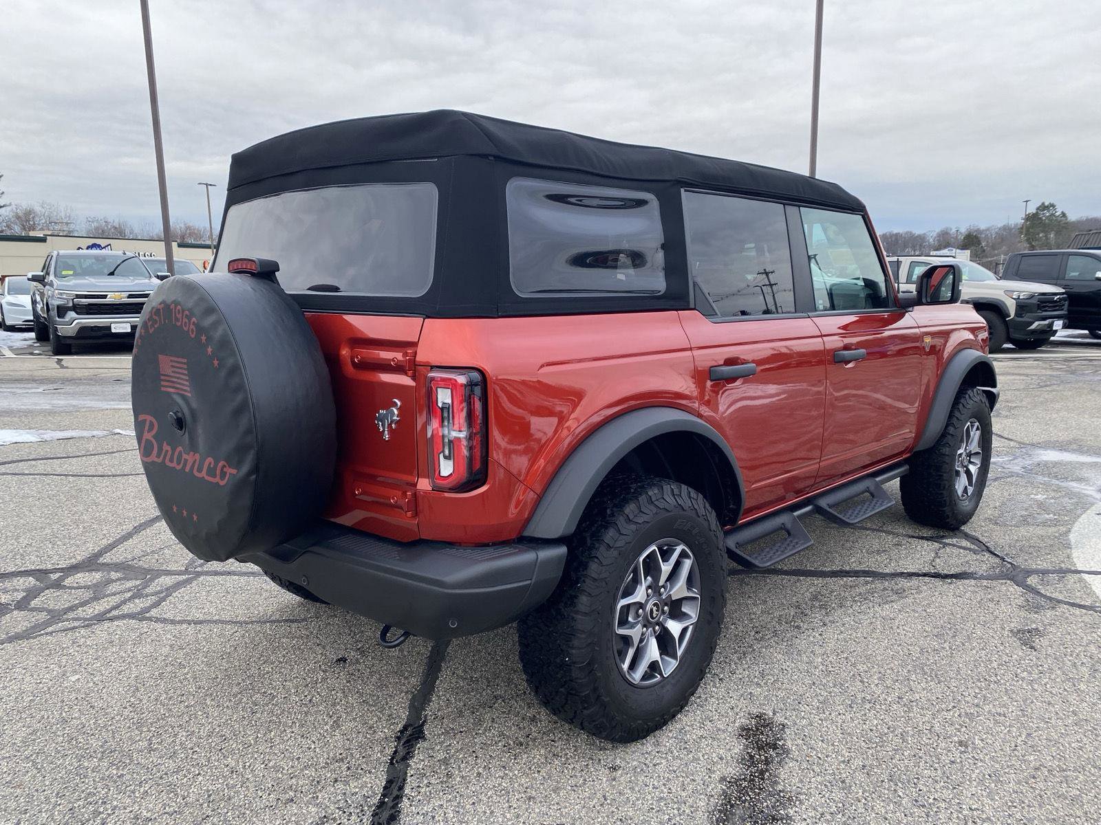 Used 2023 Ford Bronco Badlands image 7