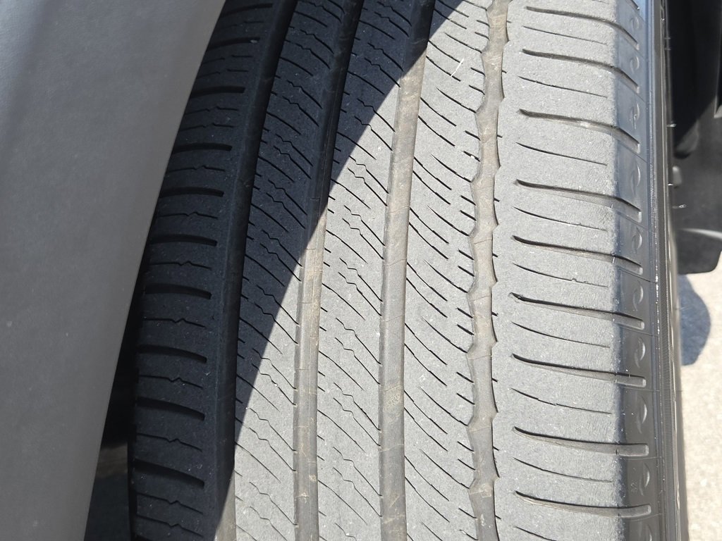 Used 2020 Mercedes-Benz GLE 350 4MATIC w/ Premium Package image 31