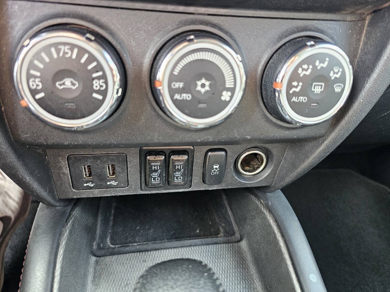 Used 2018 Mitsubishi Outlander Sport SE FWD image 13