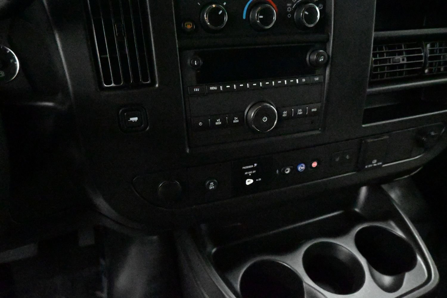 Used 2025 Chevrolet Express 3500 LT w/ LT Preferred Equipment Group RWD image 14