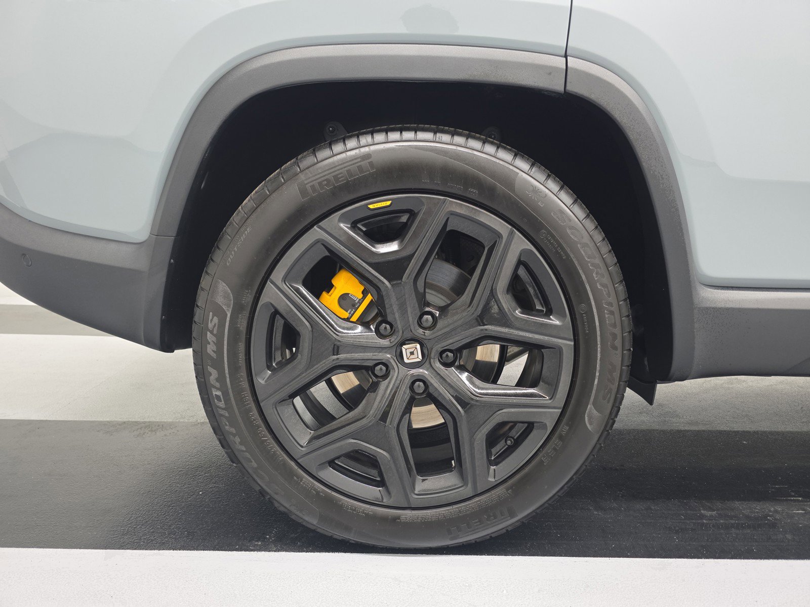 Used 2024 Rivian R1S Adventure AWD/4WD image 12