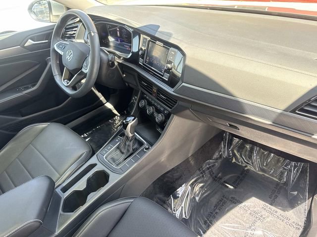Certified 2023 Volkswagen Jetta SE FWD image 29
