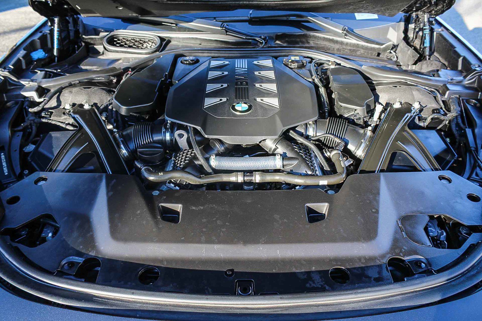 Used 2023 BMW 760i xDrive w/ Luxury Rear Seating Package image 27