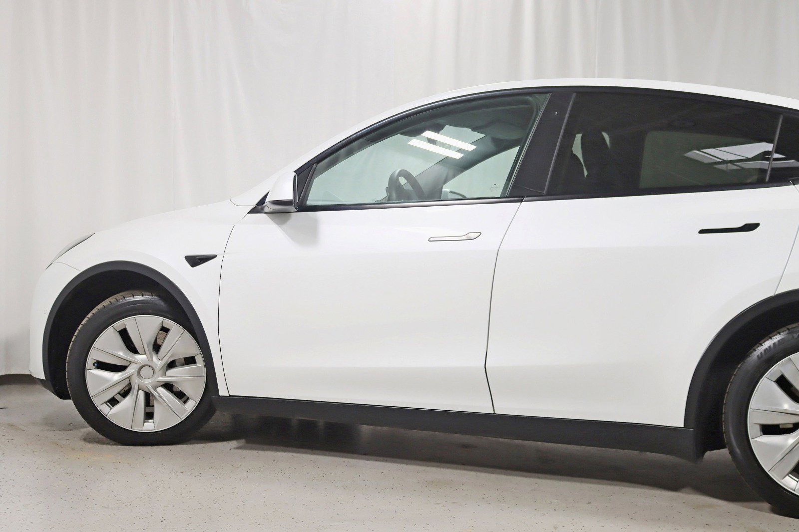 Used 2020 Tesla Model Y Long Range image 11