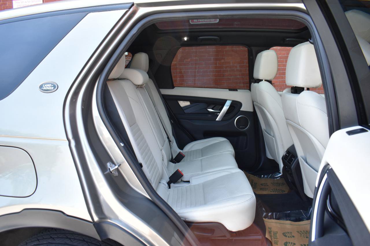Used 2020 Land Rover Discovery Sport SE AWD/4WD image 16