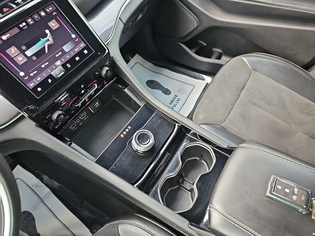 Used 2023 Jeep Grand Cherokee Altitude image 28