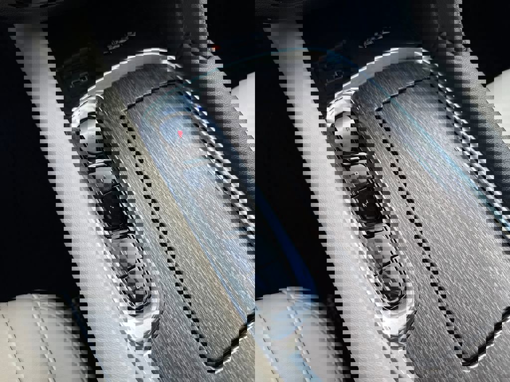 Used 2024 Buick Enclave Avenir image 32