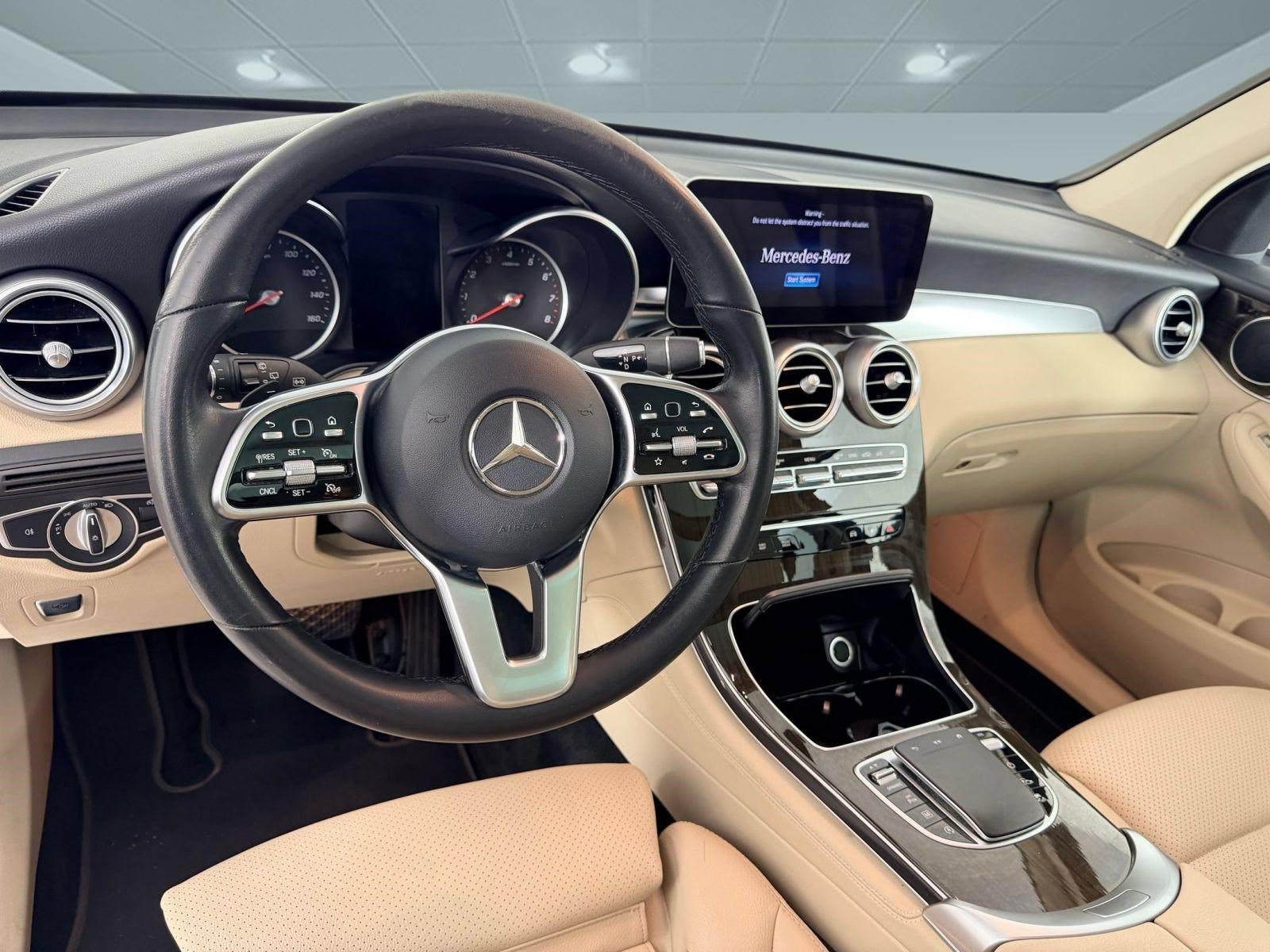 Used 2021 Mercedes-Benz GLC 300 4MATIC image 4