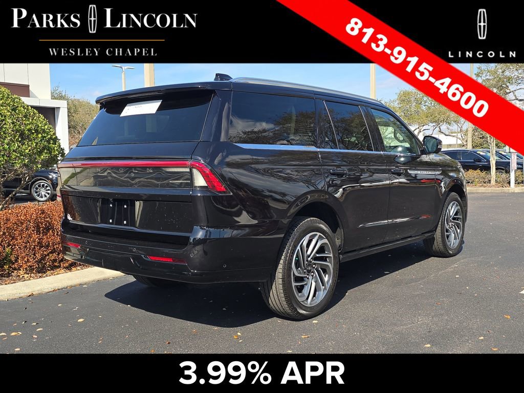 Used 2025 Lincoln Navigator Reserve image 4