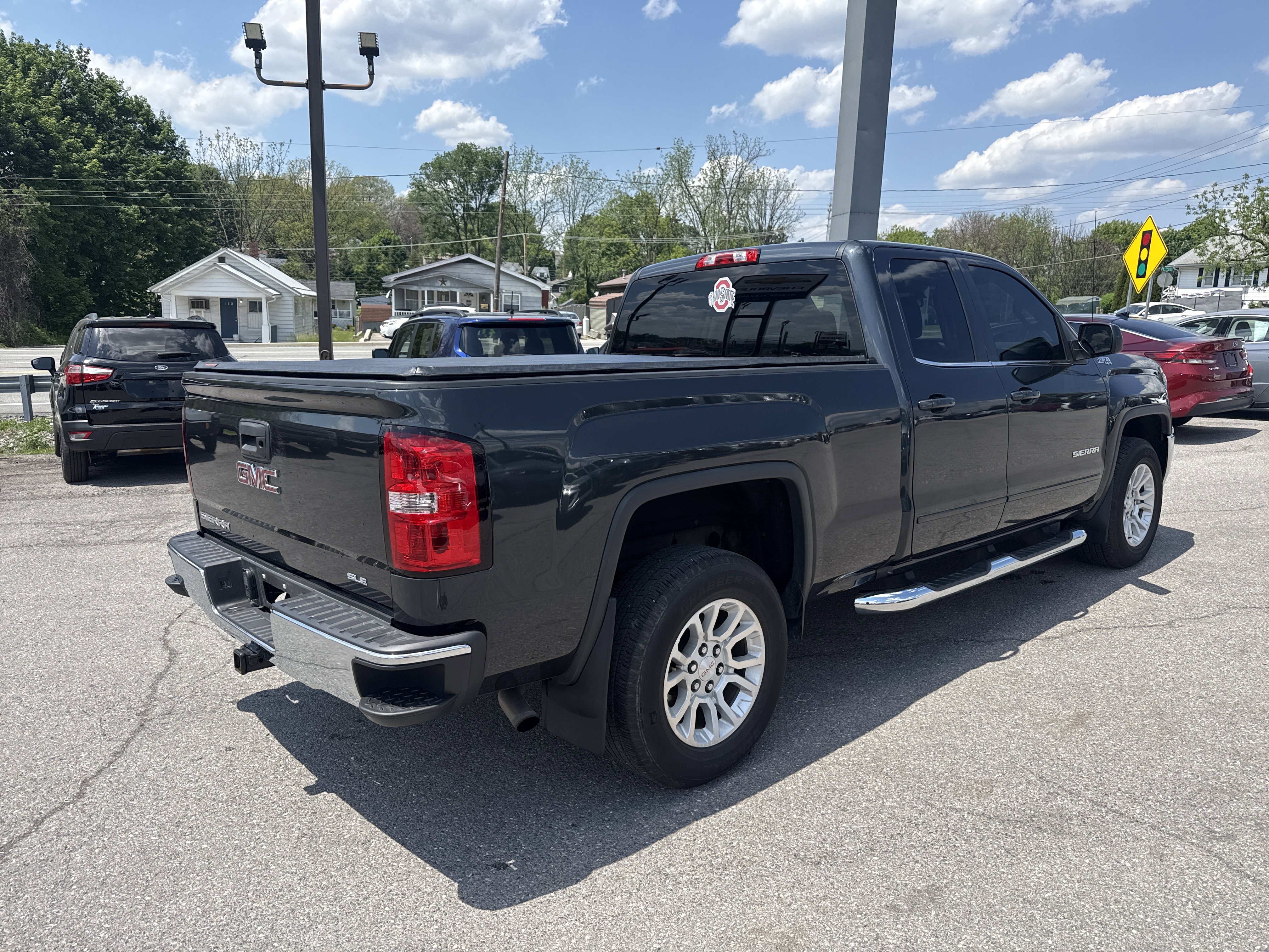Used 2018 GMC Sierra 1500 SLE w/ SLE Value Package AWD/4WD image 3