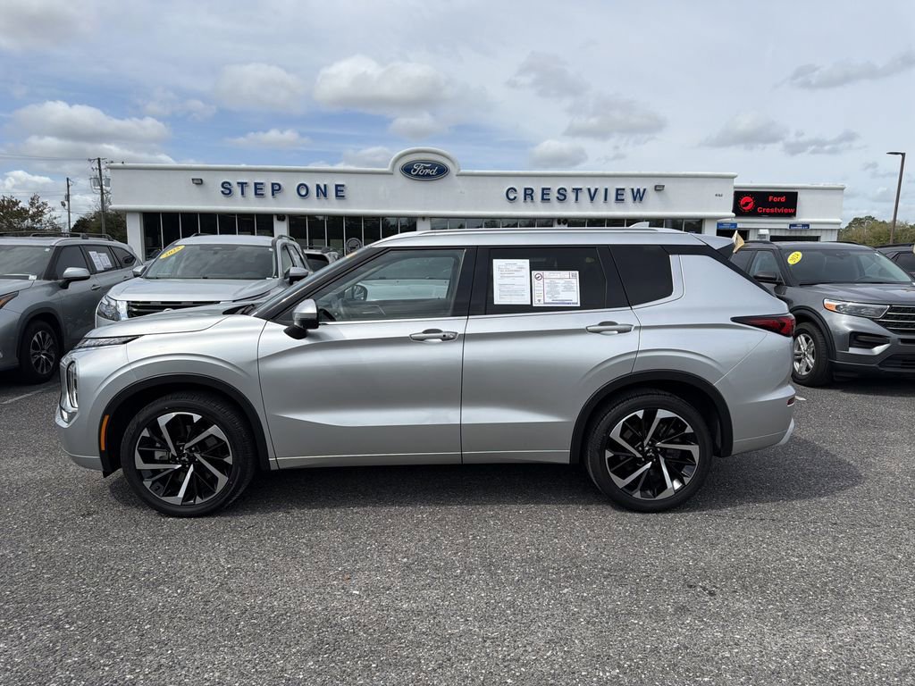 Used 2024 Mitsubishi Outlander SEL image 8