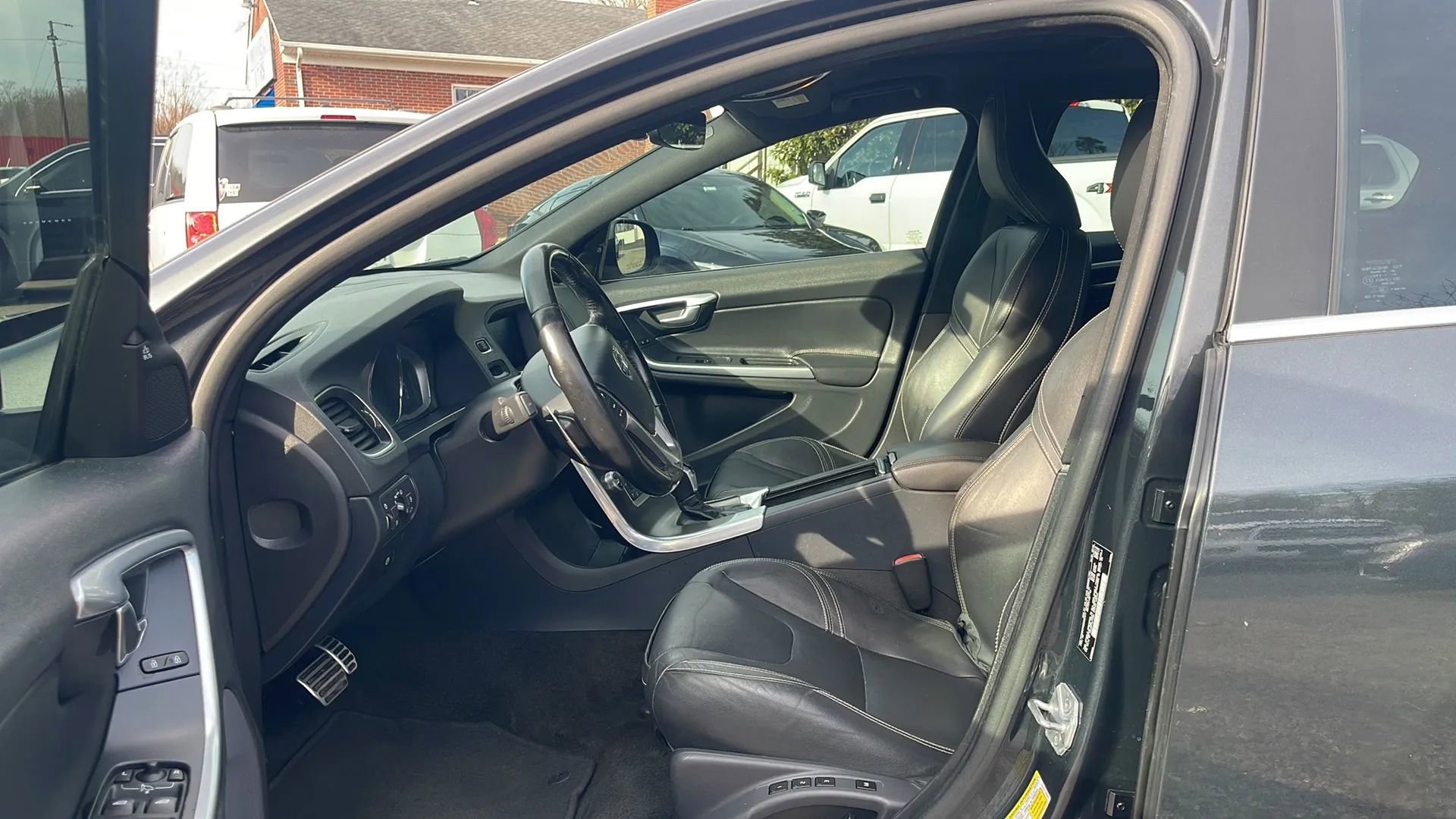 Used 2016 Volvo S60 T6 Platinum image 10