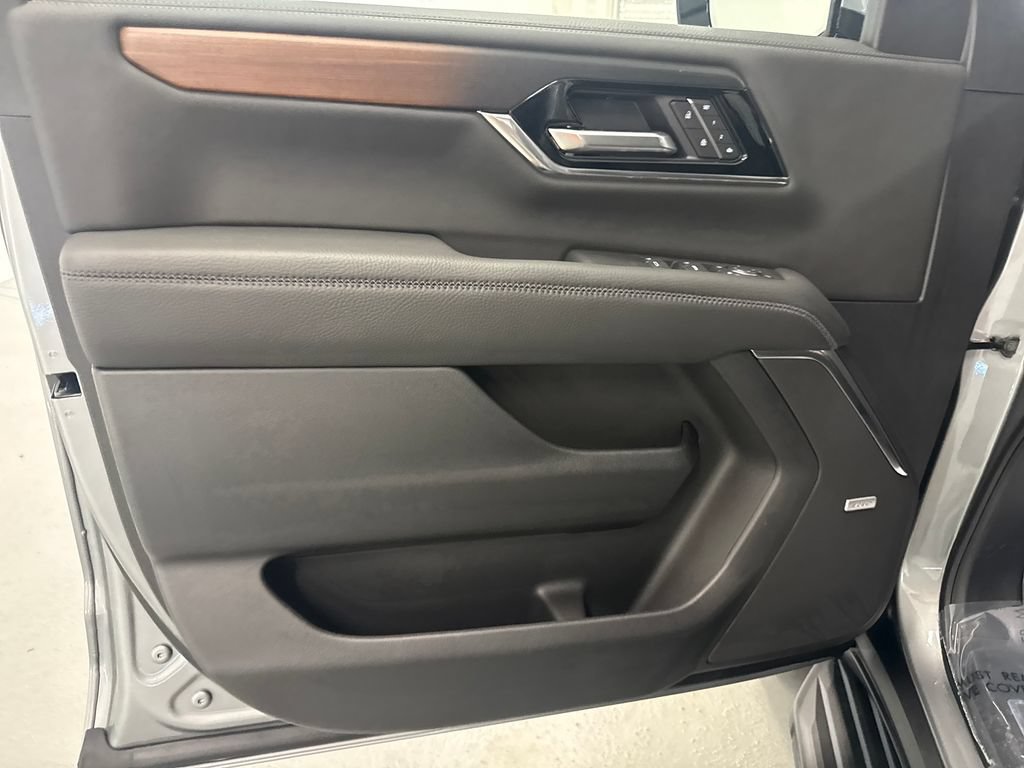 New 2026 GMC Yukon Denali w/ LPO, Floor Liner Package AWD/4WD image 11