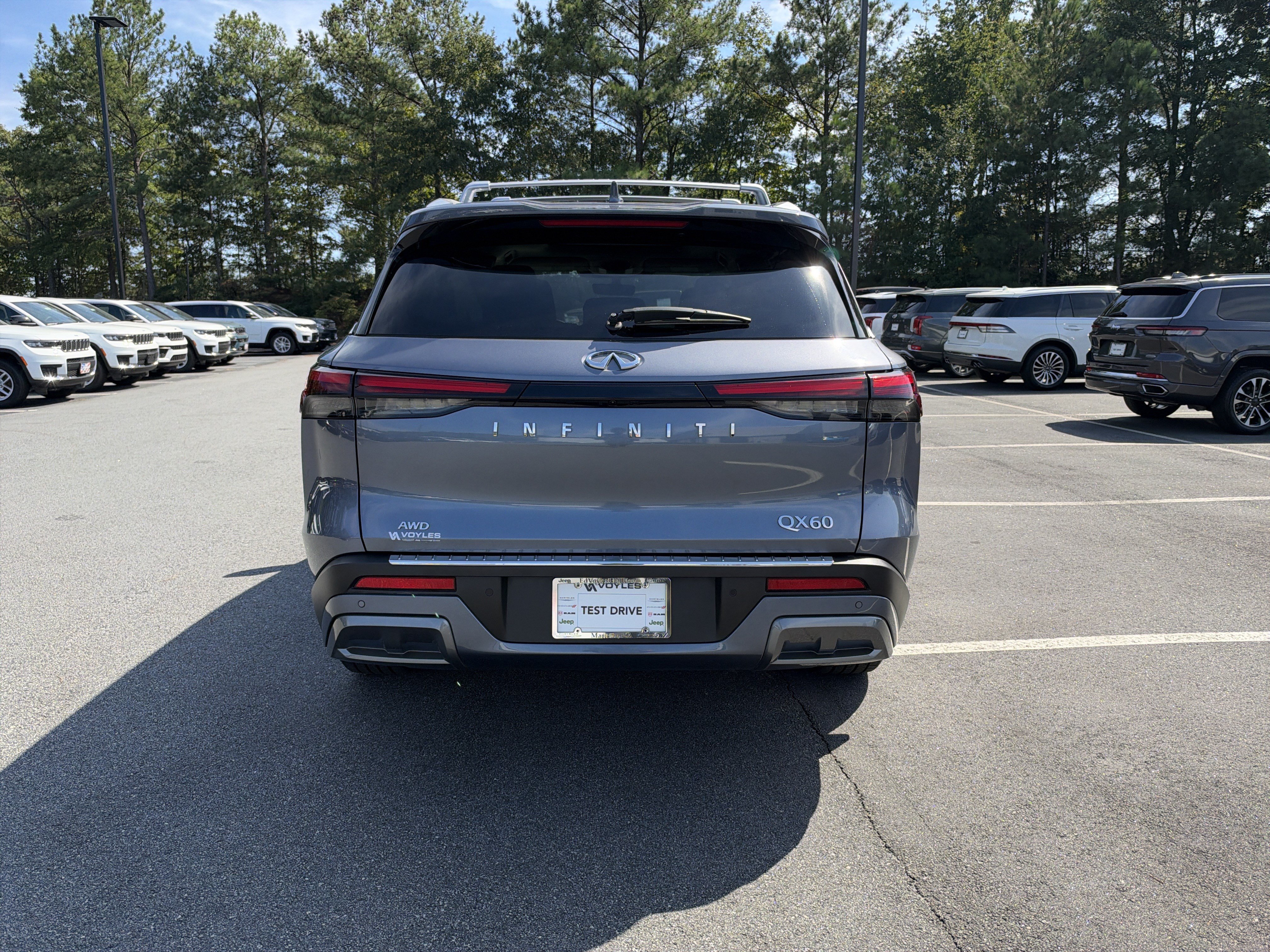 Used 2023 INFINITI QX60 Sensory w/ Cargo Package AWD/4WD image 7