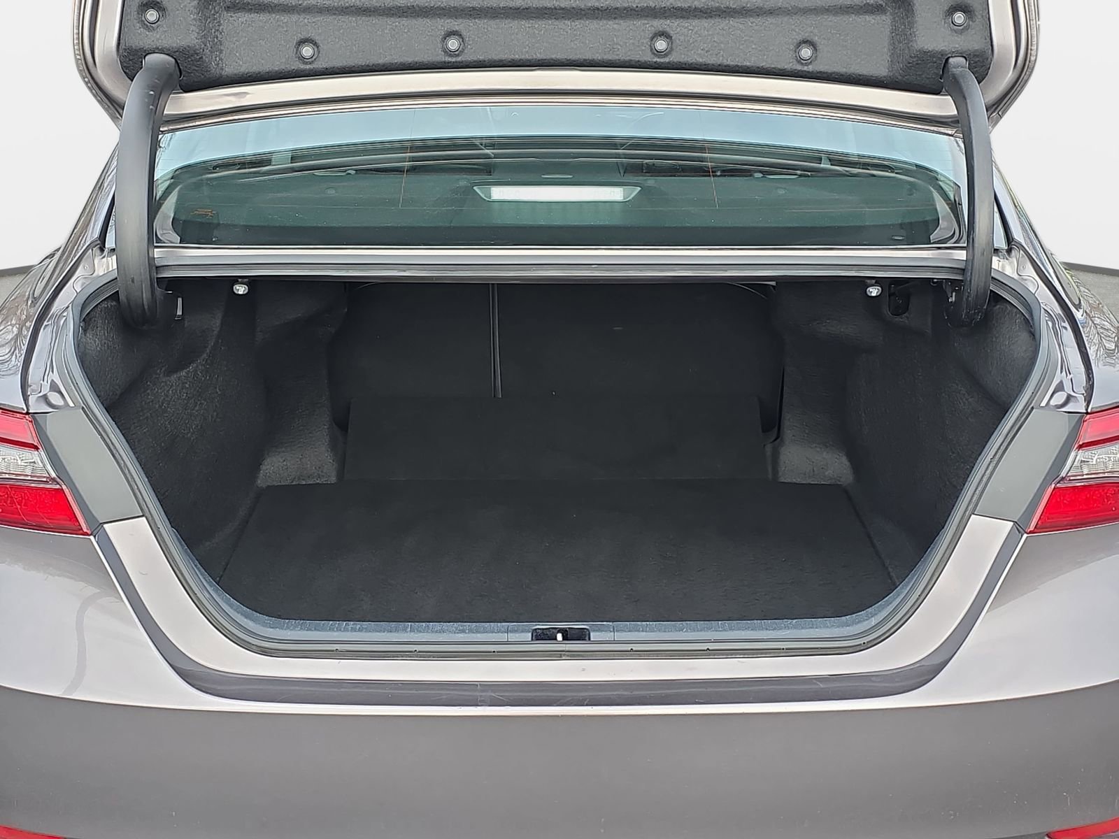 Used 2024 Toyota Camry XSE image 12