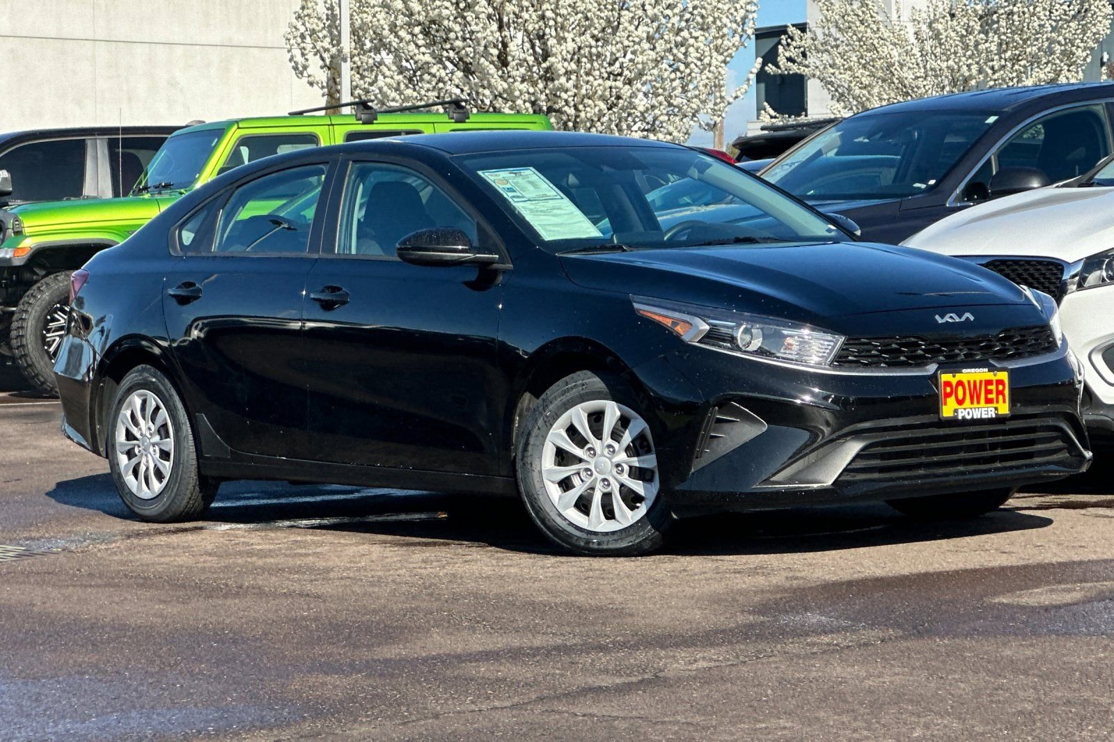Used 2023 Kia Forte LX image 2