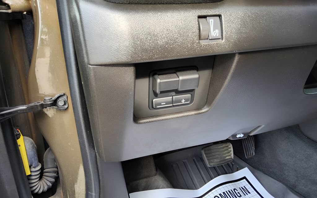 Used 2023 GMC Canyon AT4 w/ AT4 Premium Package AWD/4WD image 23
