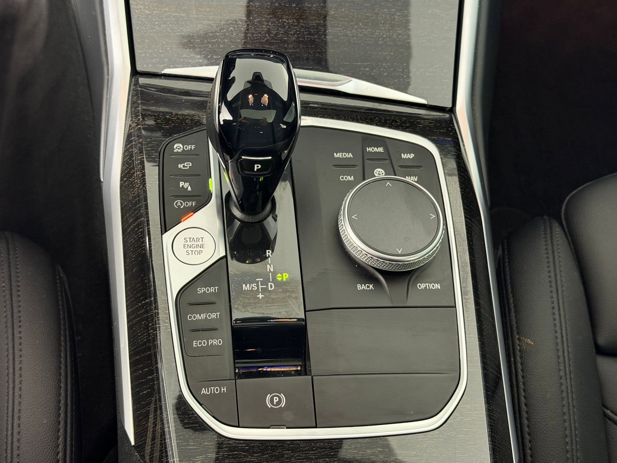 Used 2021 BMW 330i Sedan w/ M Sport Package image 15