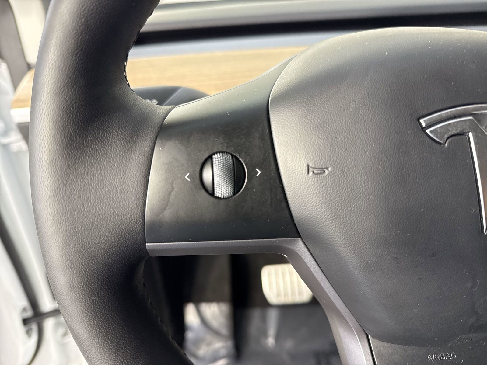 Used 2023 Tesla Model Y Performance image 12