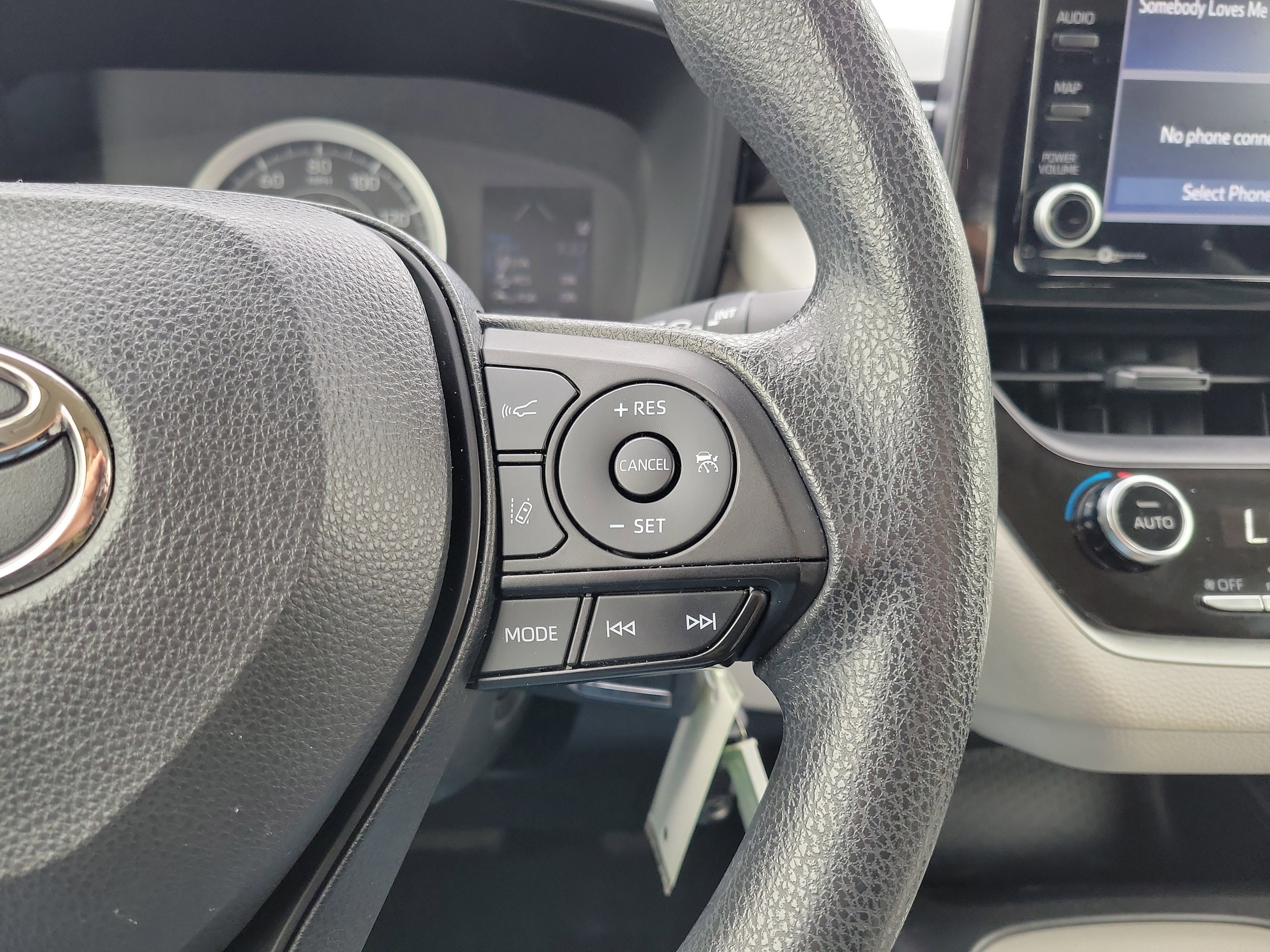 Used 2022 Toyota Corolla LE image 10