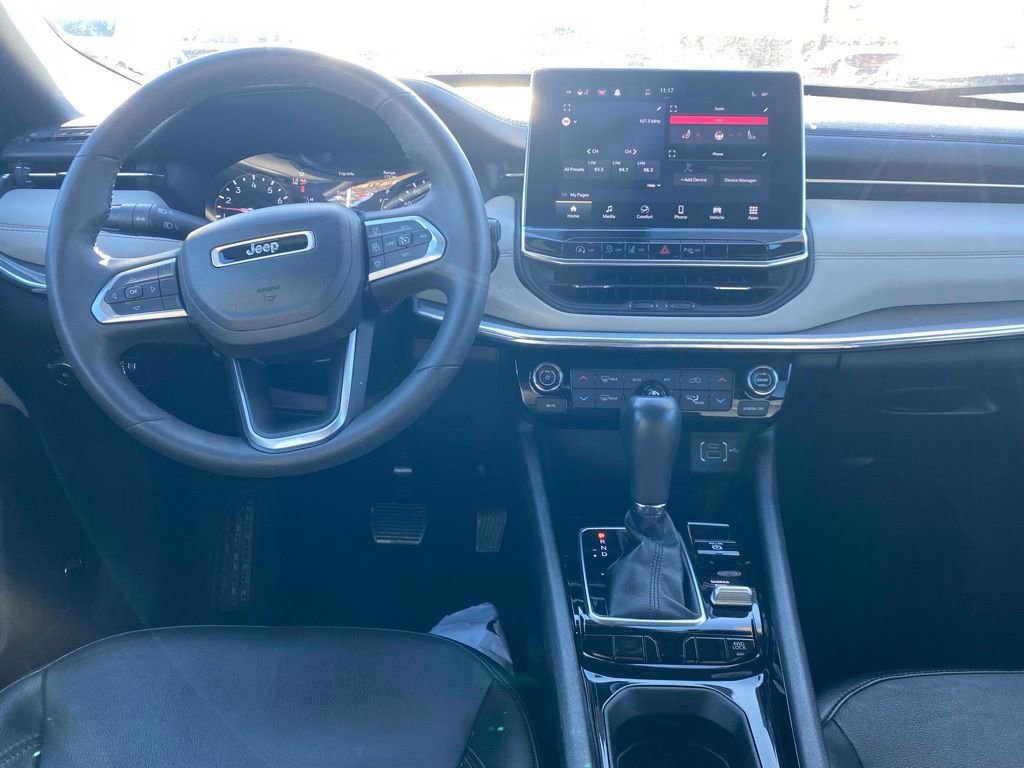 Used 2023 Jeep Compass Limited w/ Sun and Sound Group image 9