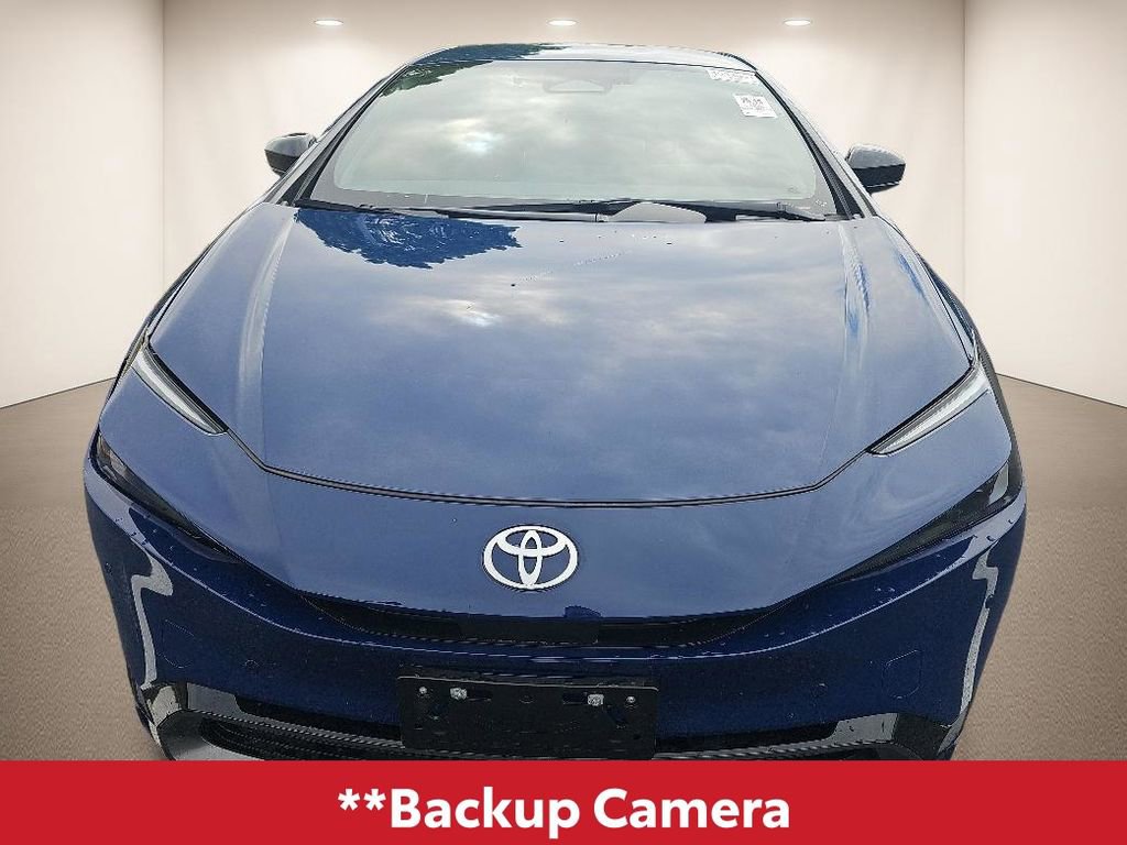Used 2024 Toyota Prius XLE FWD image 4