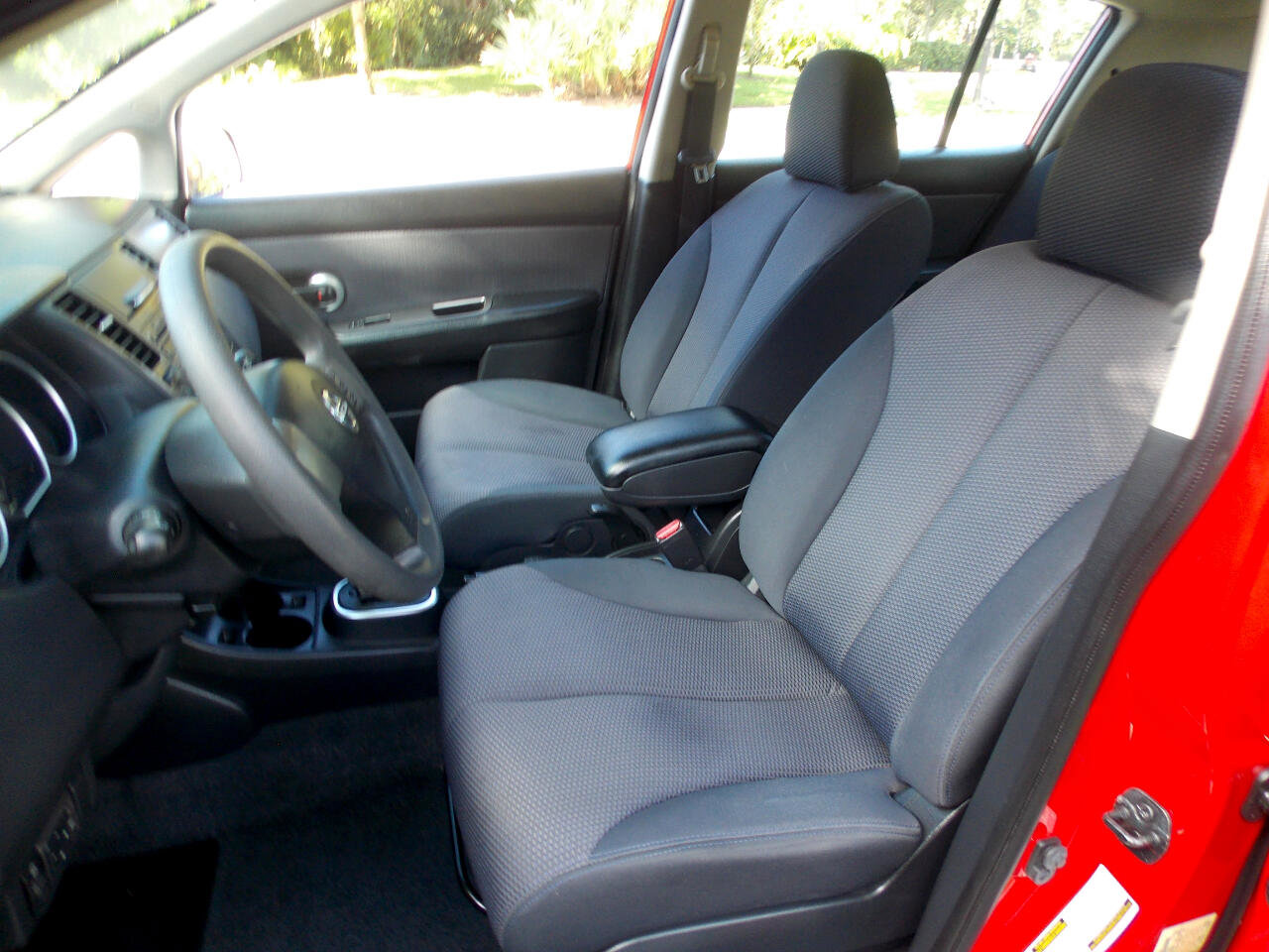 Used 2007 Nissan Versa SL image 6