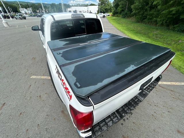 Used 2019 Toyota Tacoma TRD Off-Road AWD/4WD image 18