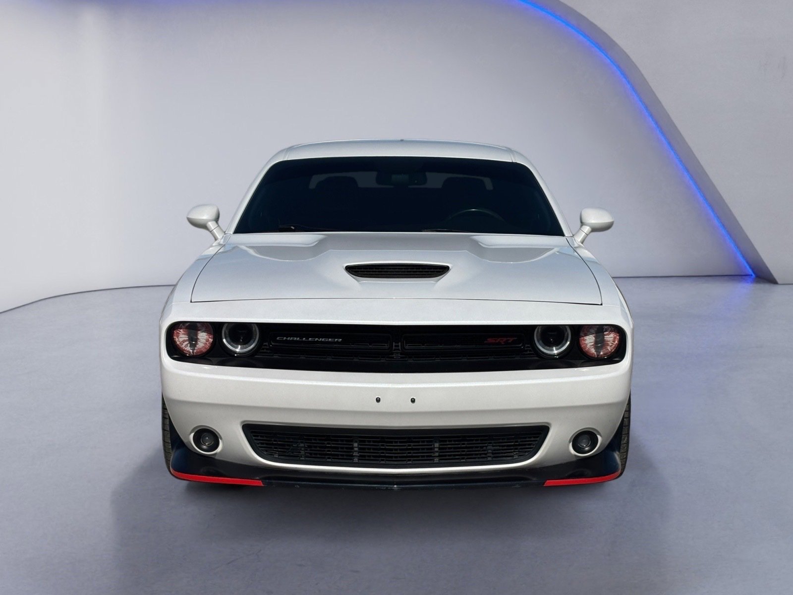 Used 2015 Dodge Challenger SRT image 9